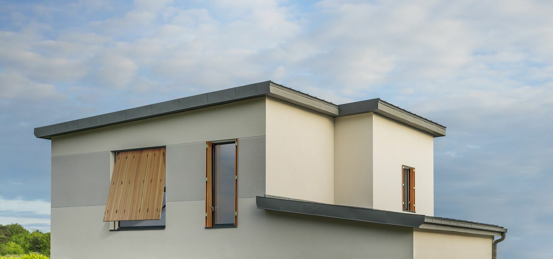 PERS-REPLIABLE-BOIS-PIN-VERNIR-03