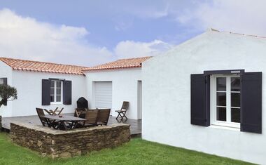 volet-battant-aluminium-mistral-solaire-avec-bati-1 - Sidonie