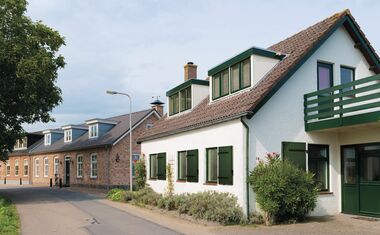 volet-battant-pvc-lames-clipsees-collees-plaxees - Sidonie