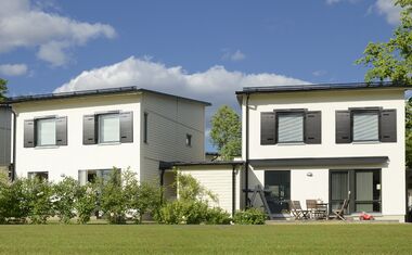 volet-battant-aluminium-thor-solaire-avec-bati (1) - Sidonie